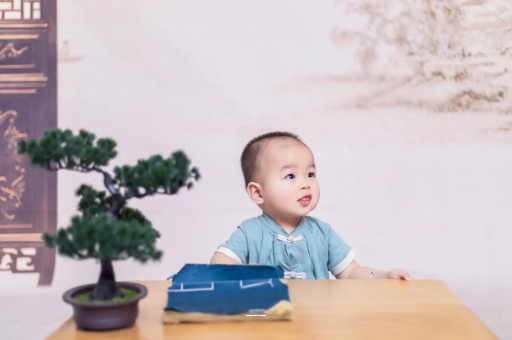 乌鲁木齐宝宝腿纹不对称怎么办